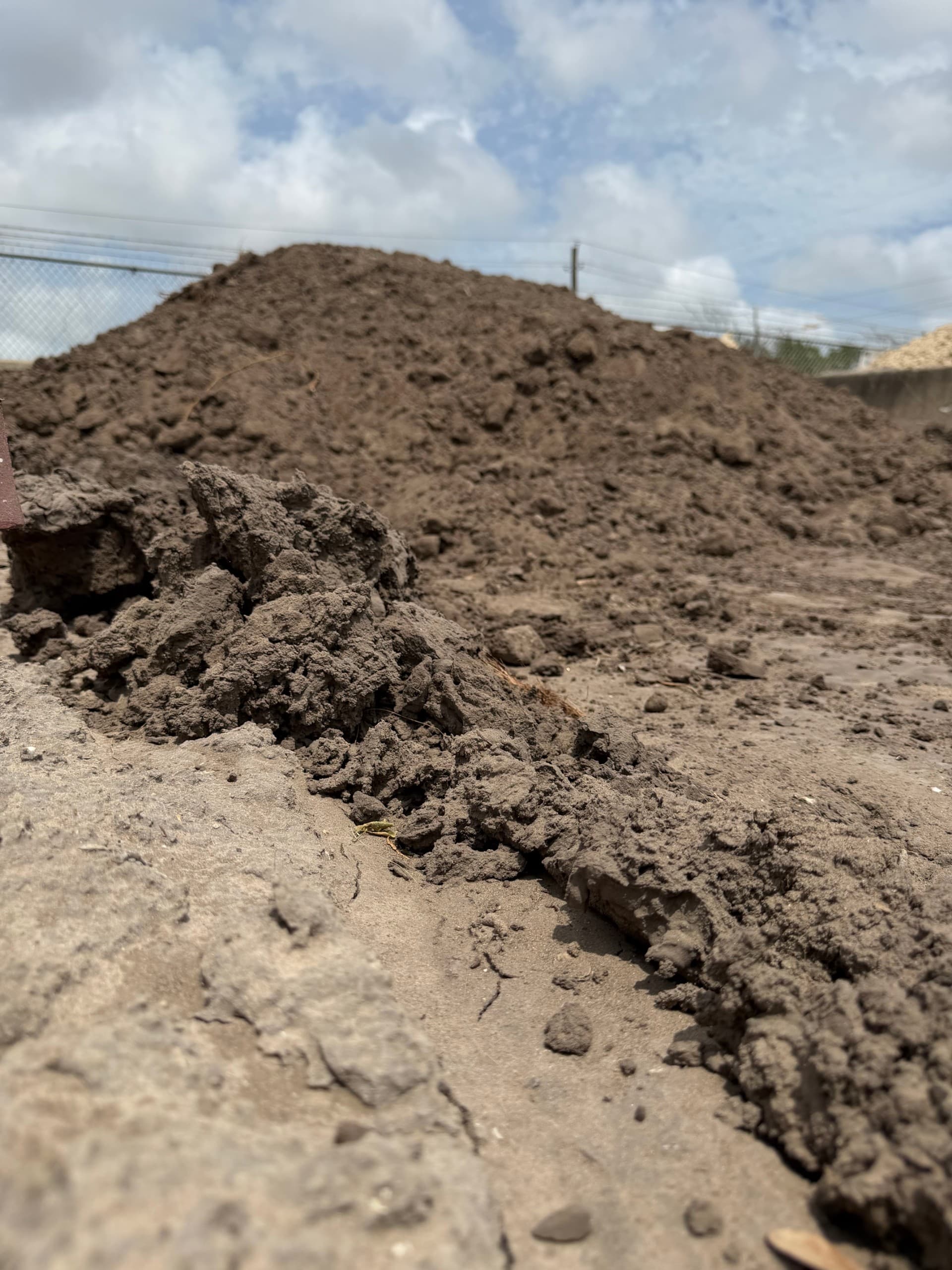 Sandy Loam 1 yard